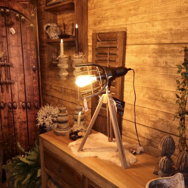 Stoere Tafel Lamp Zwart Metaal Op 3 Poot