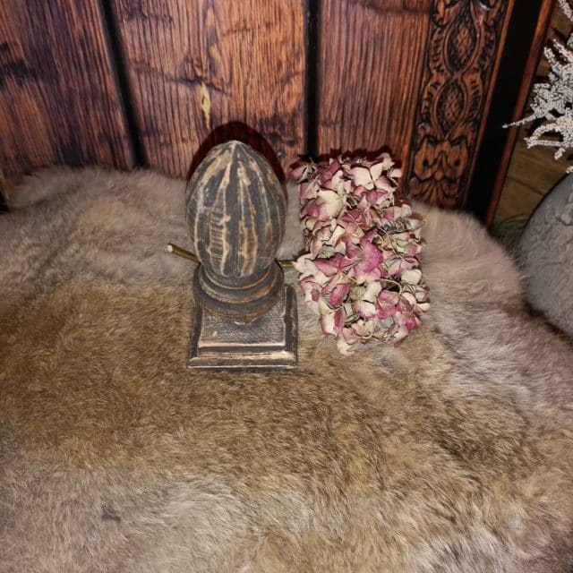 Houten Decoratie Eikel Op Voet Klein 13 Cm Art 23 2619