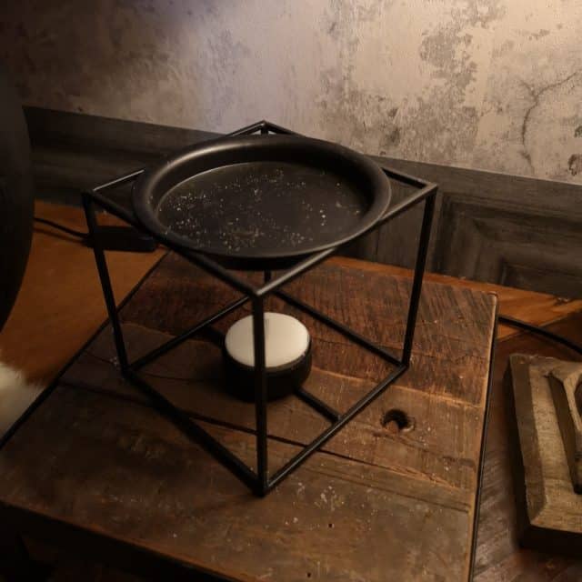 Geurbrander Vierkant Zwart Incl 2 Amberblokjes