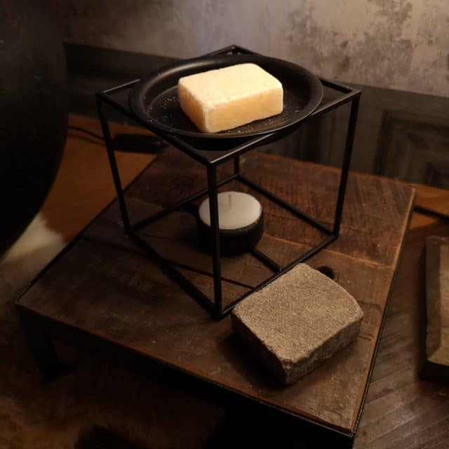 Geurbrander Vierkant Zwart Incl 2 Amberblokjes